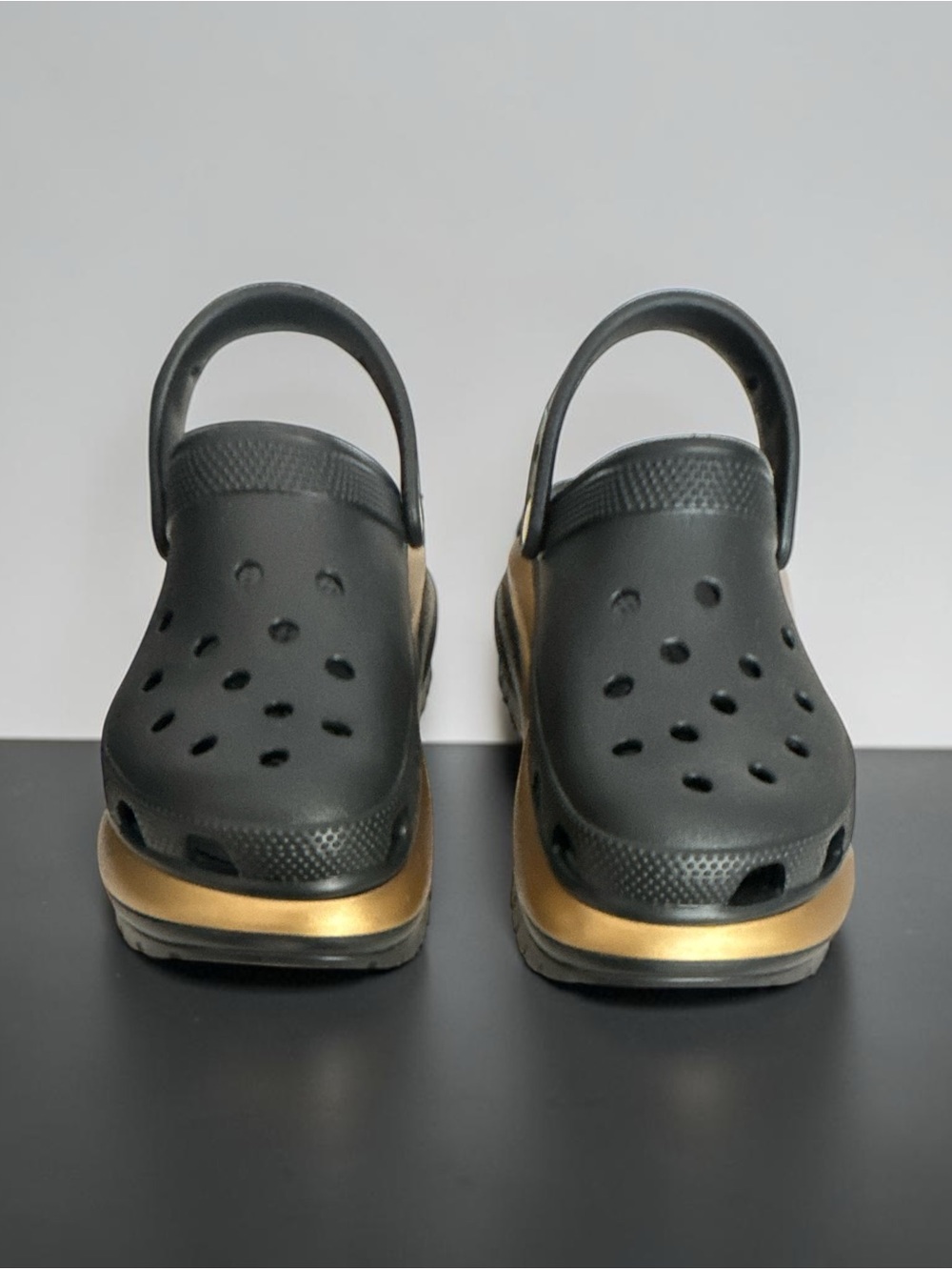 Crocs - Mega Crush Metallica Clog in Black & Gold - NWOT - Size 6